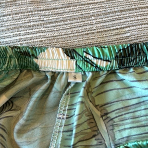 Hawaiian pattern, shorts, and shirt pajama set - Picture 8 of 11